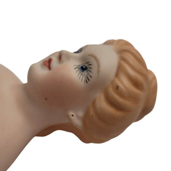 VINTAGE Victorian Style Porcelain Doll - Picture 5 of 7